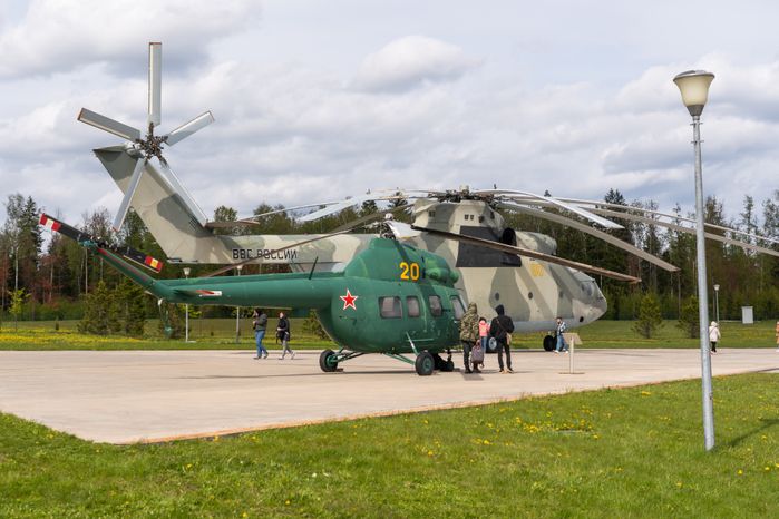 Военный вертолет на Музейной площадке №1 парка «Патриот»
