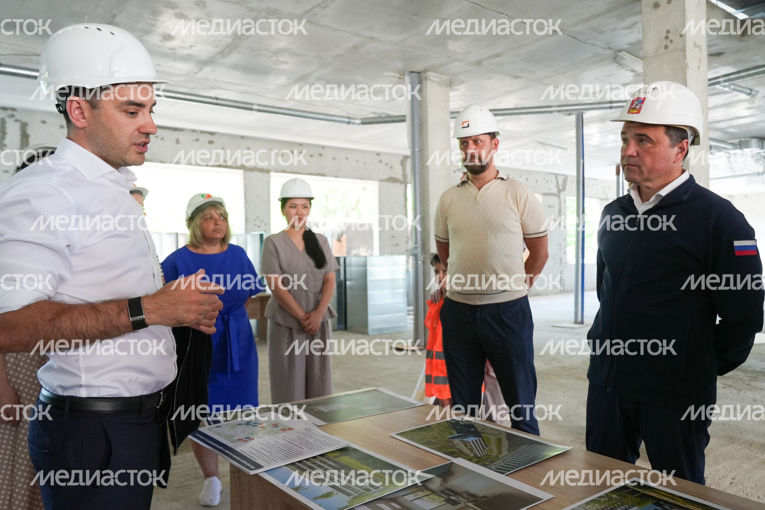 Андрей Воробьев проверил ход строительства поликлиники в Голицыно Андрей Воробьев проверил ход строительства поликлиники в Голицыно