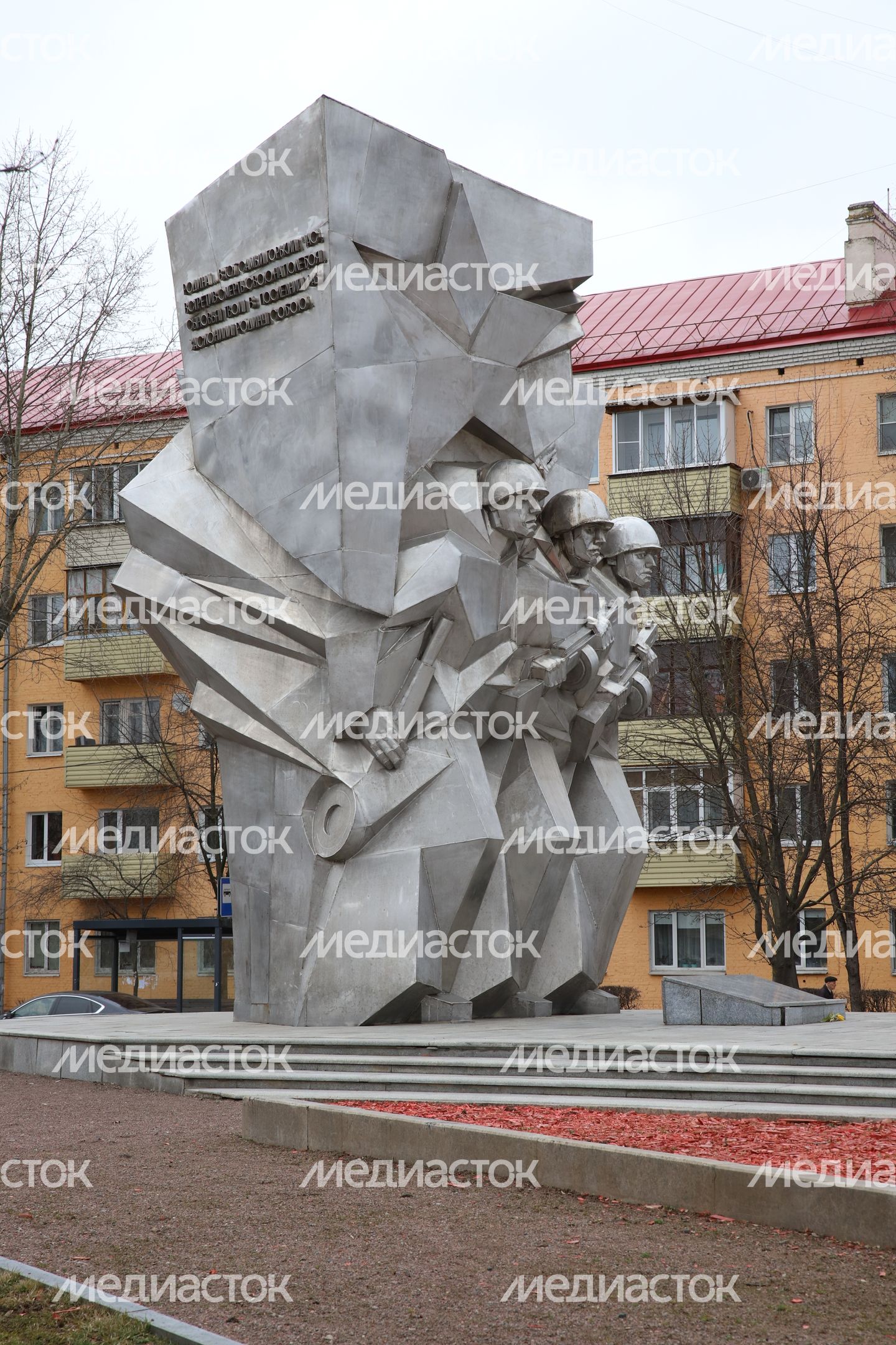 Памятник подольским курсантам Памятник подольским курсантам