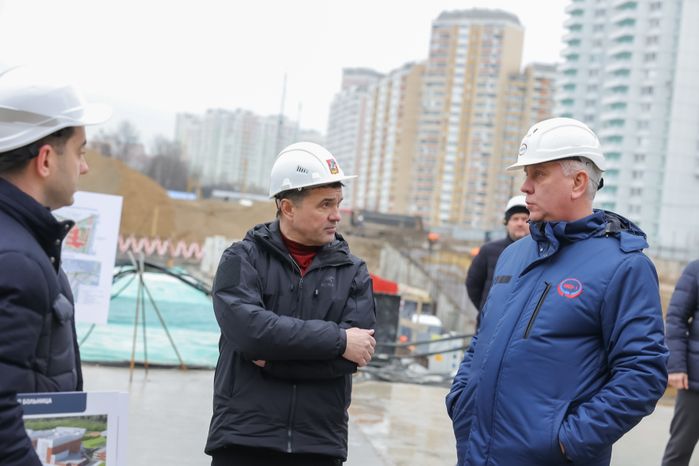 Андрей Воробьев проверил ход строительства Балашихинской областной больницы