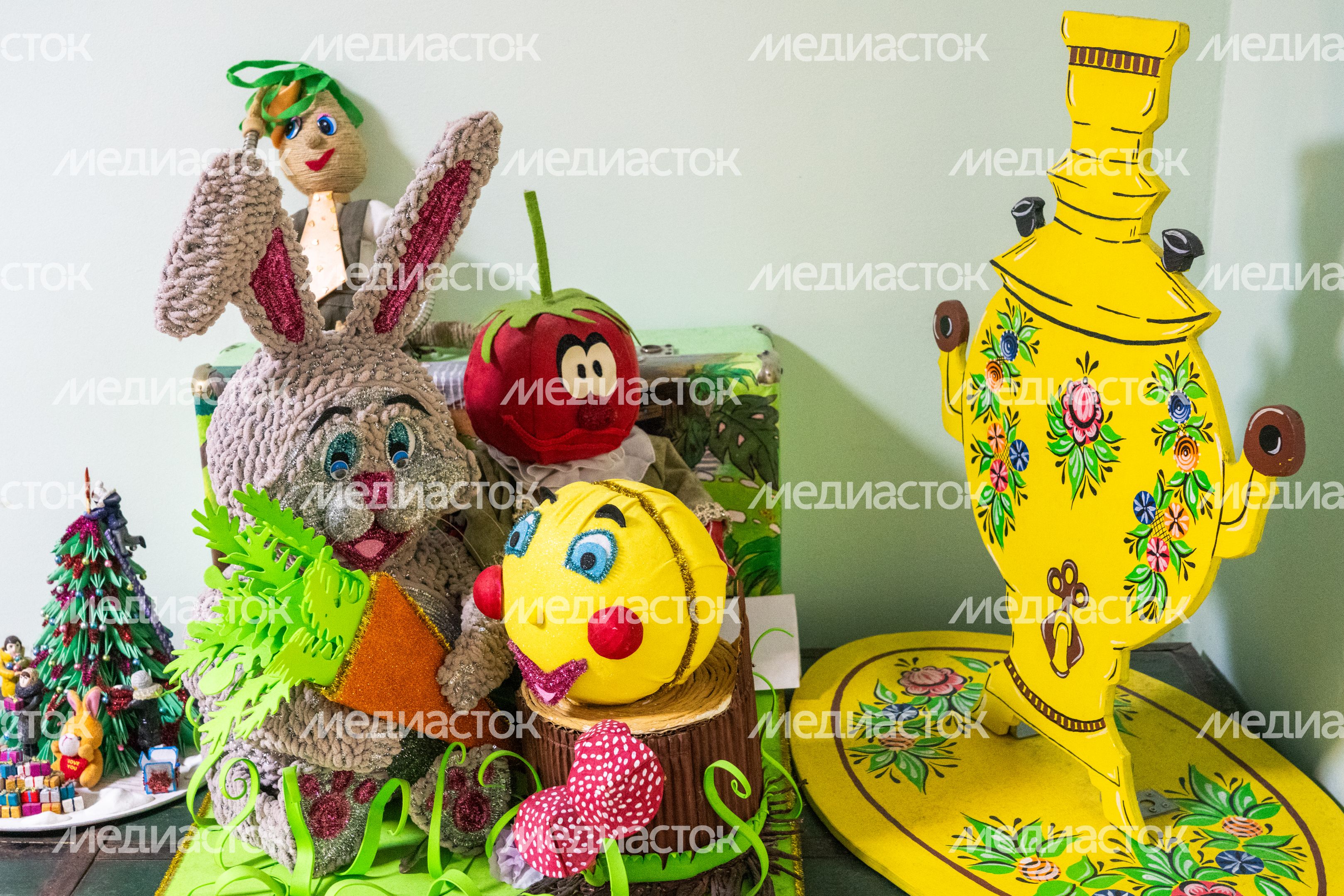 Клин. Музей елочной игрушки «Клинское подворье» Клин. Музей елочной игрушки «Клинское подворье»