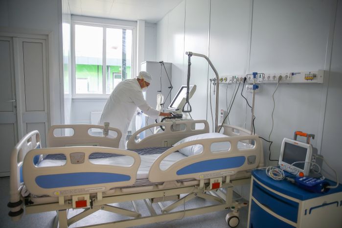 Проверка Андреем Воробьевым готовности к открытию многофункционального военного медицинского центра в Одинцове