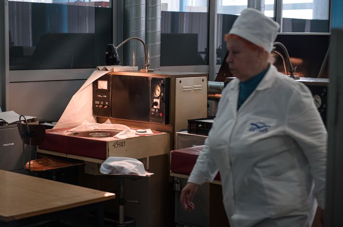 Рабочие моменты завода «Зенит»
