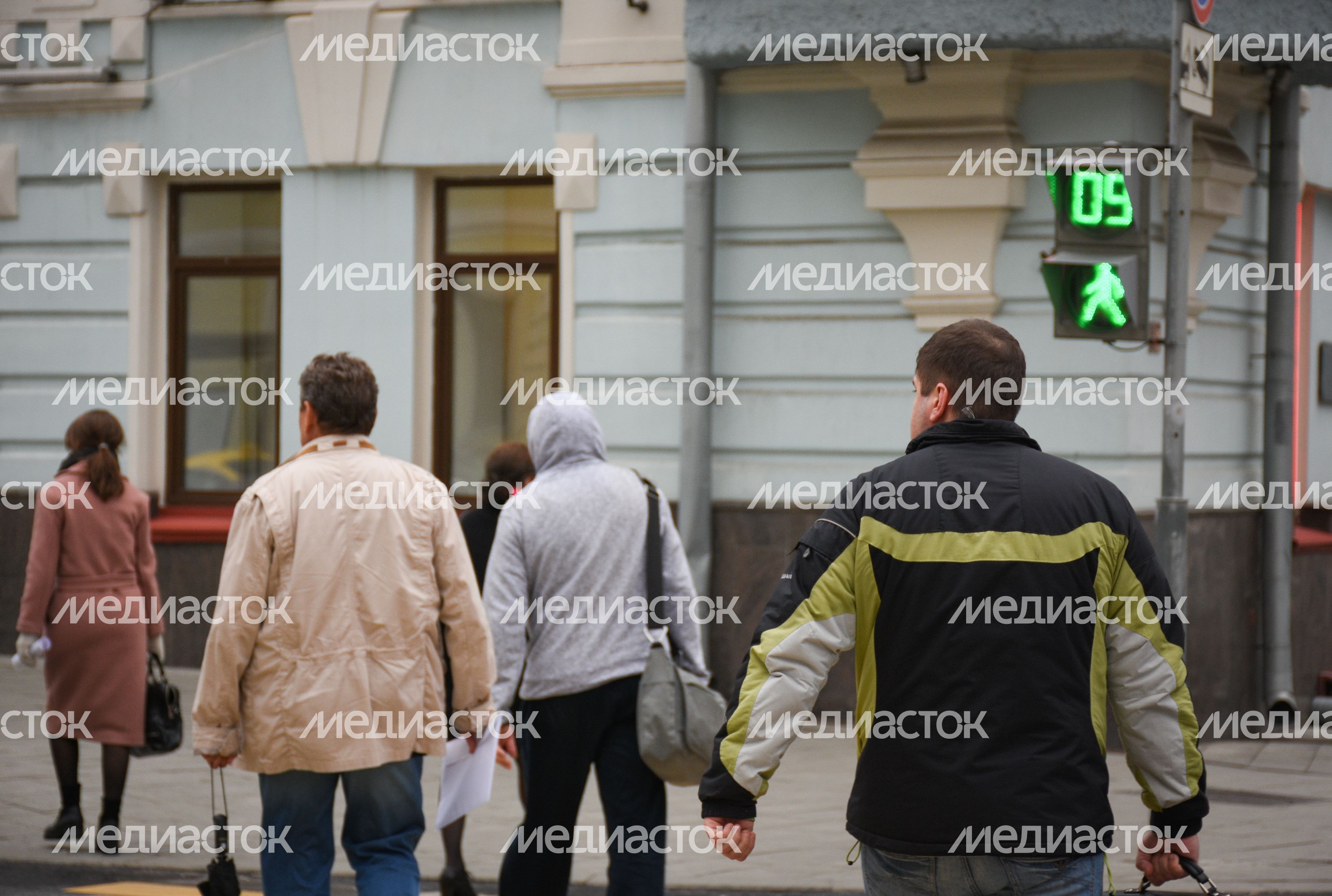 Повседневная жизнь города в Москве осенью