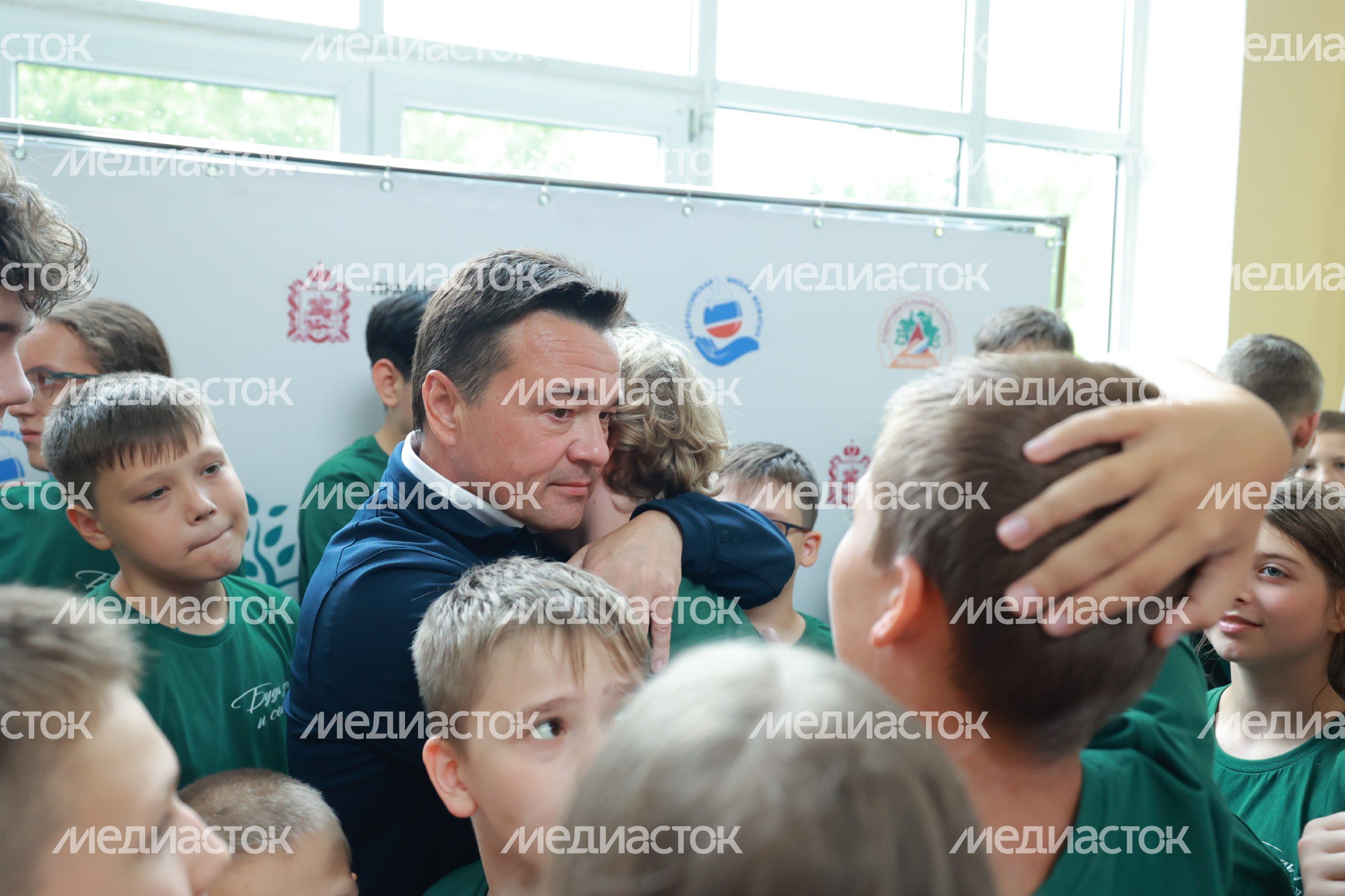 Андрей Воробьев навестил детей участников СВО в оздоровительном лагере «Литвиново»