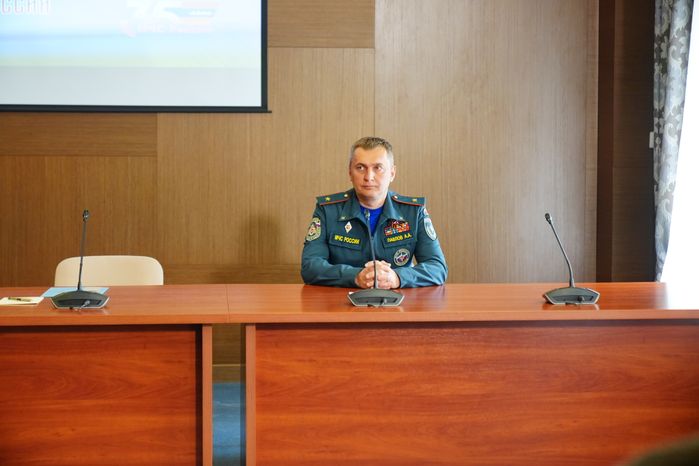 Губернатор и министр МЧС России поздравили  сотрудников пожарной охраны
