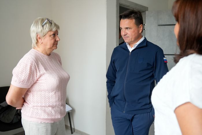 Андрей Воробьев приехал на стройплощадку многоквартирного дома на улице Гоголя в Лосино-Петровском