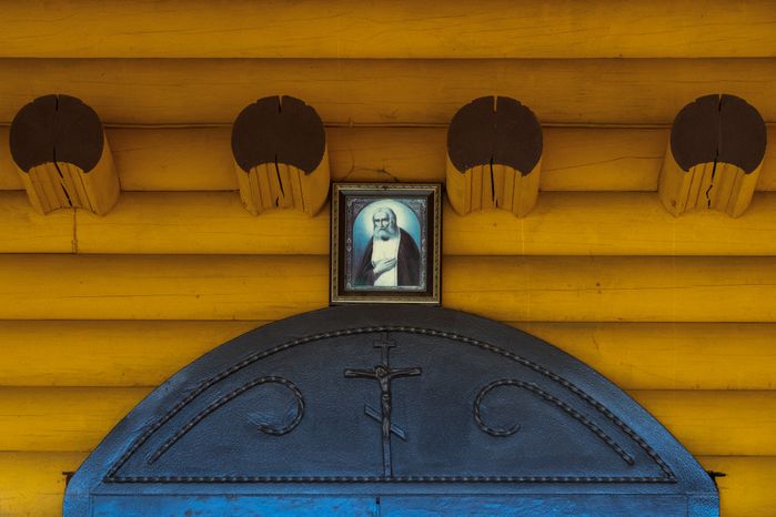 Деревянный храм преподобного Серафима Саровского в Лотошино