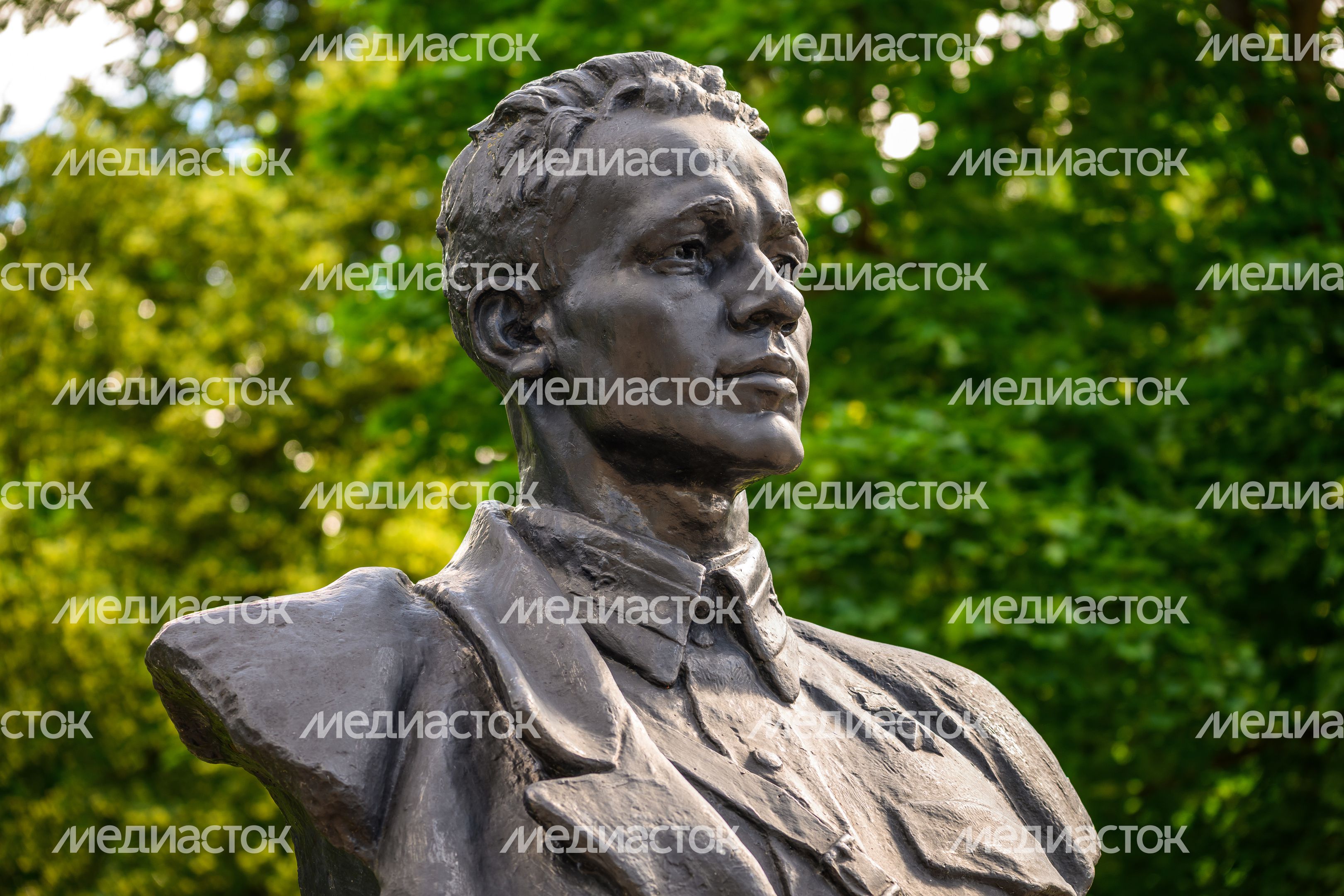Памятник Виктору Талалихину в парке культуры и отдыха имени Виктора Талалихина в Подольске