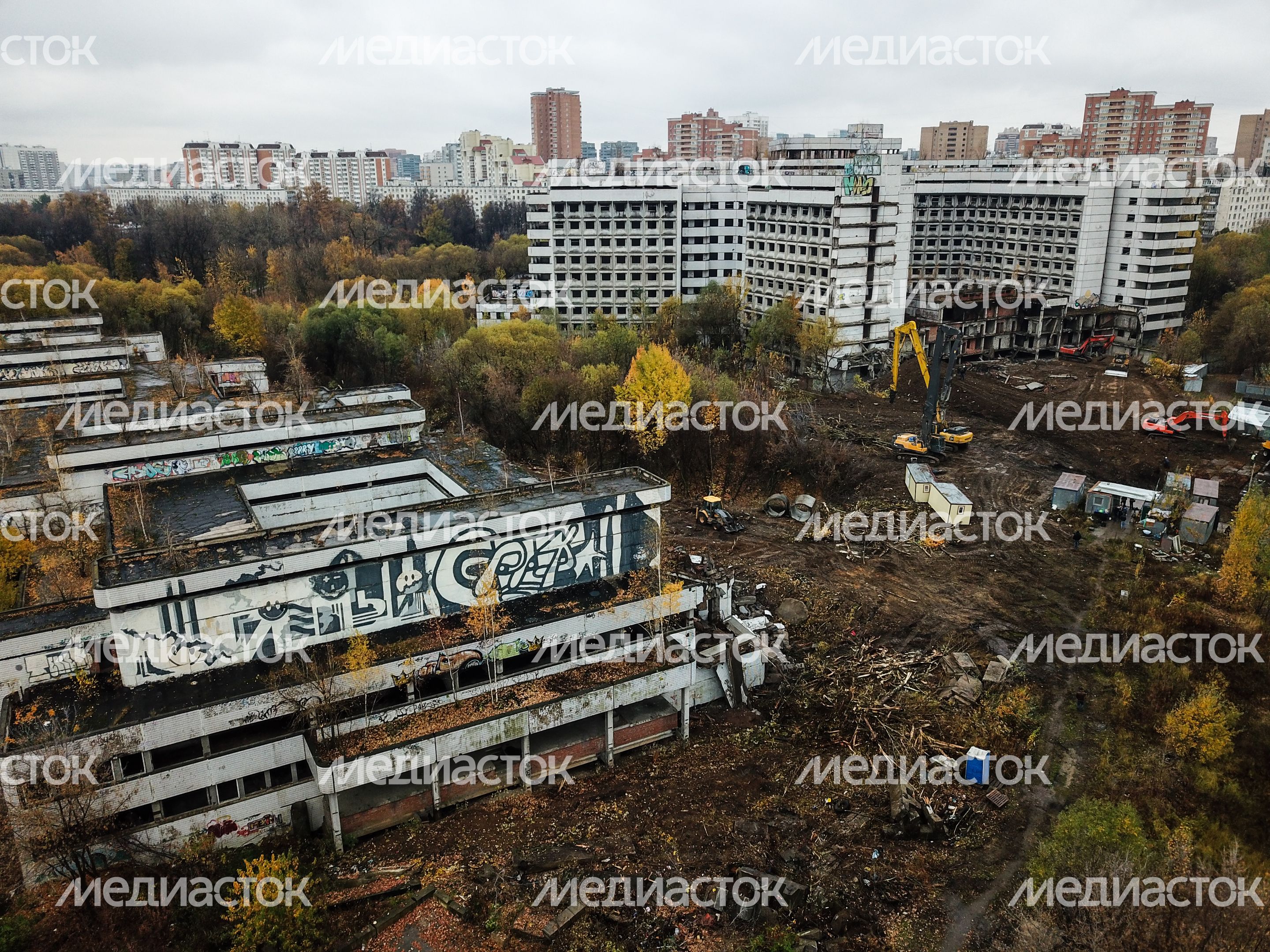Начало работ по демонтажу Ховринской заброшенной больницы