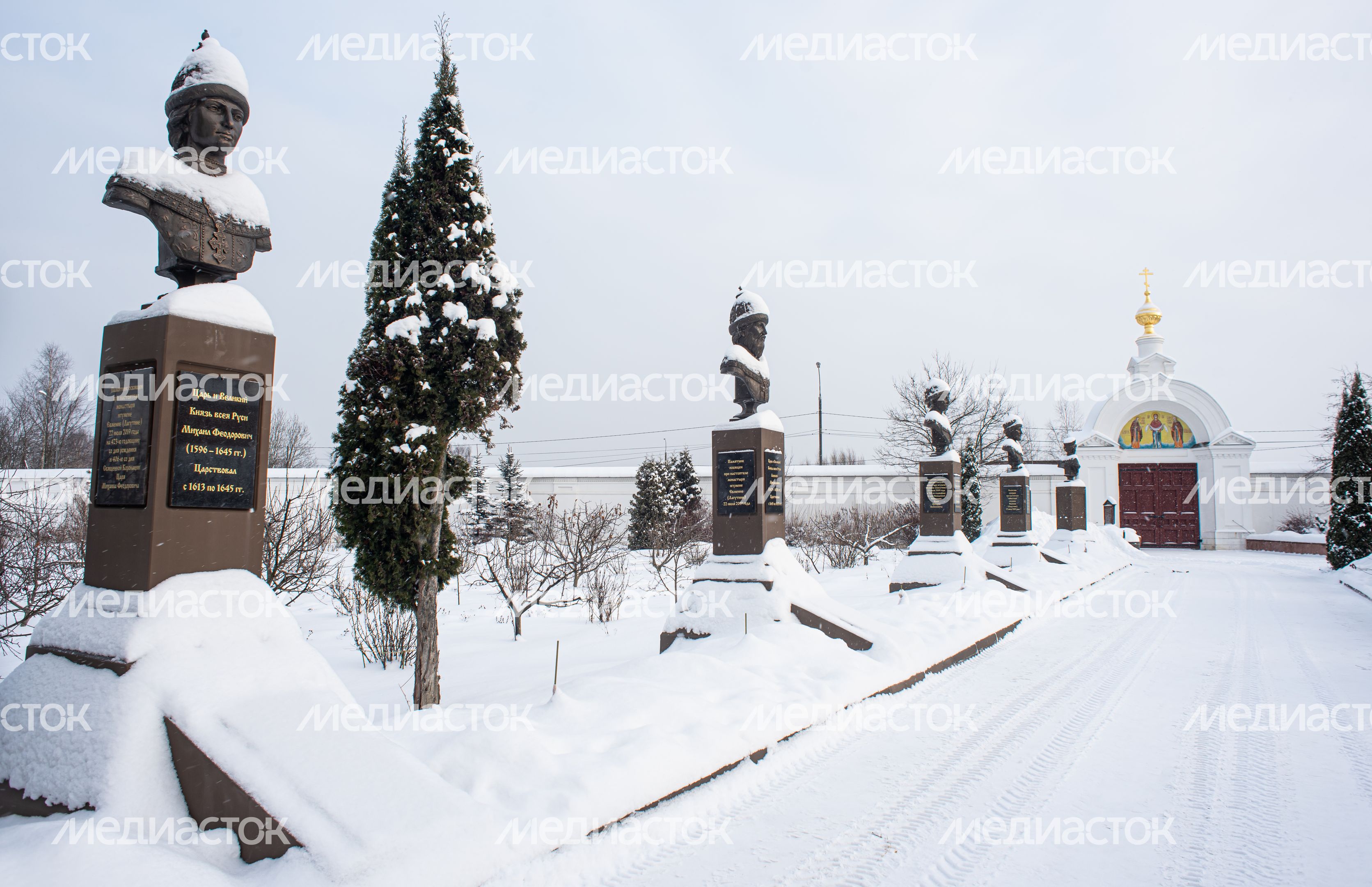 Зимние виды Николо-Берлюковской пустыни