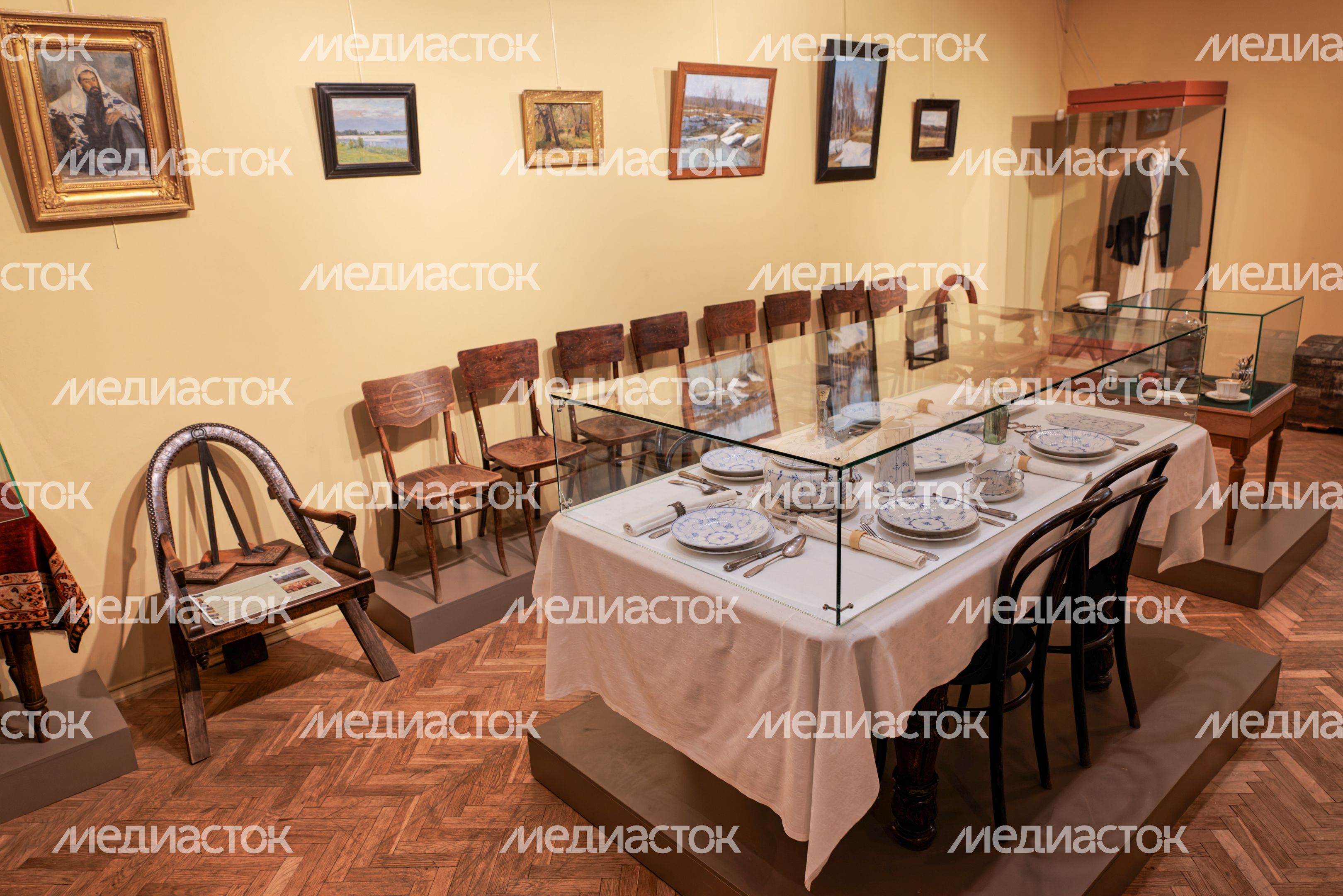 Выставка «Дорогой, многоуважаемый... дом» в музее-заповеднике «Мелихово»