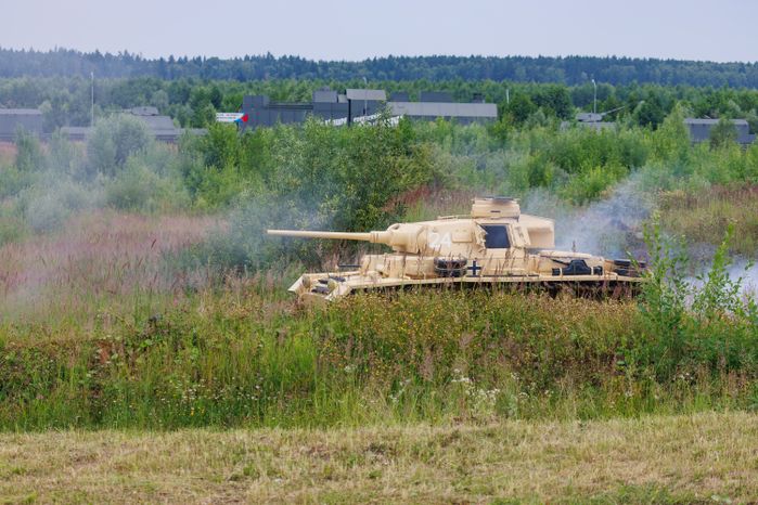 Эпизод Курской битвы под Прохоровкой на военно-исторической реконструкции в Центральном парке «Патриот»