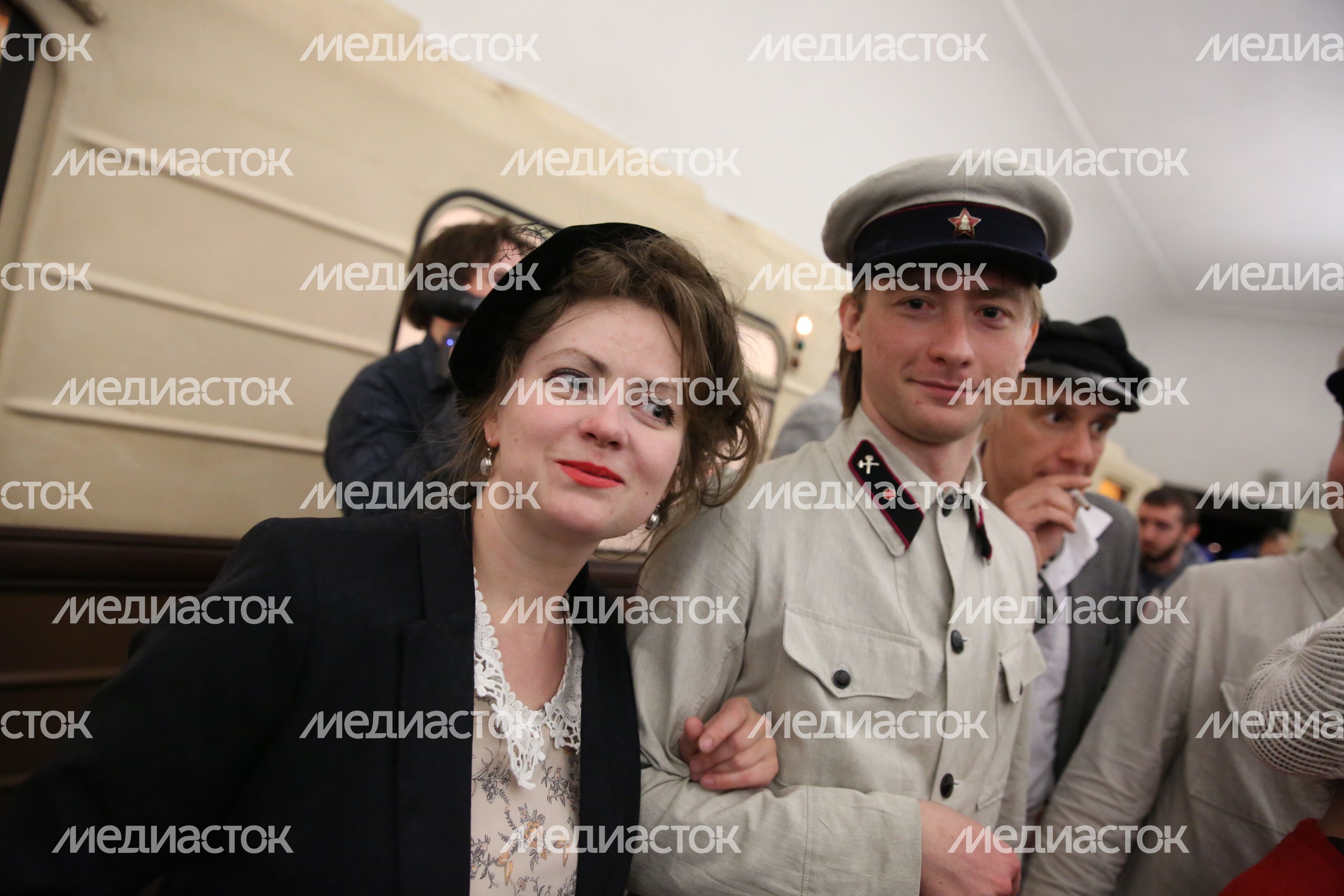 Ночной оперный концерт на станции метро «Кропоткинская» в Москве