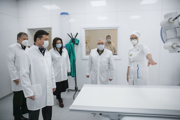 Проверка Андреем Воробьевым готовности к открытию многофункционального военного медицинского центра в Одинцове