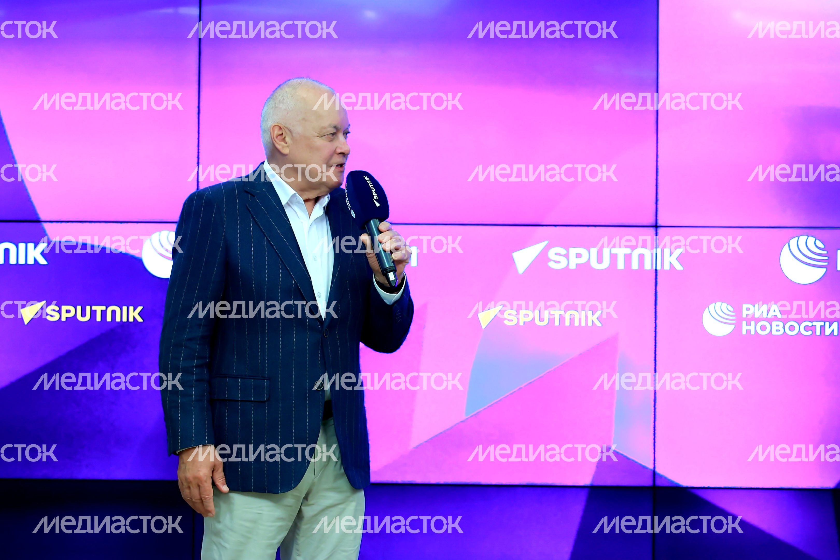 Андрей Воробьев вручил Дмитрию Киселеву Орден «За заслуги перед Московской областью» I степени