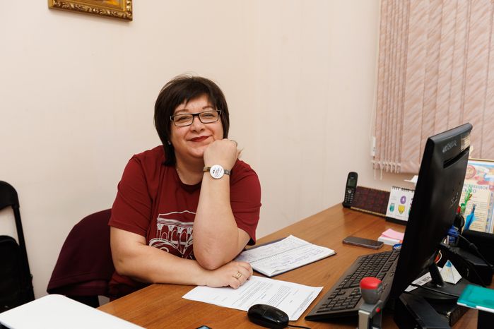 Сотрудники Дворца культуры «Видное» Ленинского округа в брендированной одежде проекта «Умный ДК»