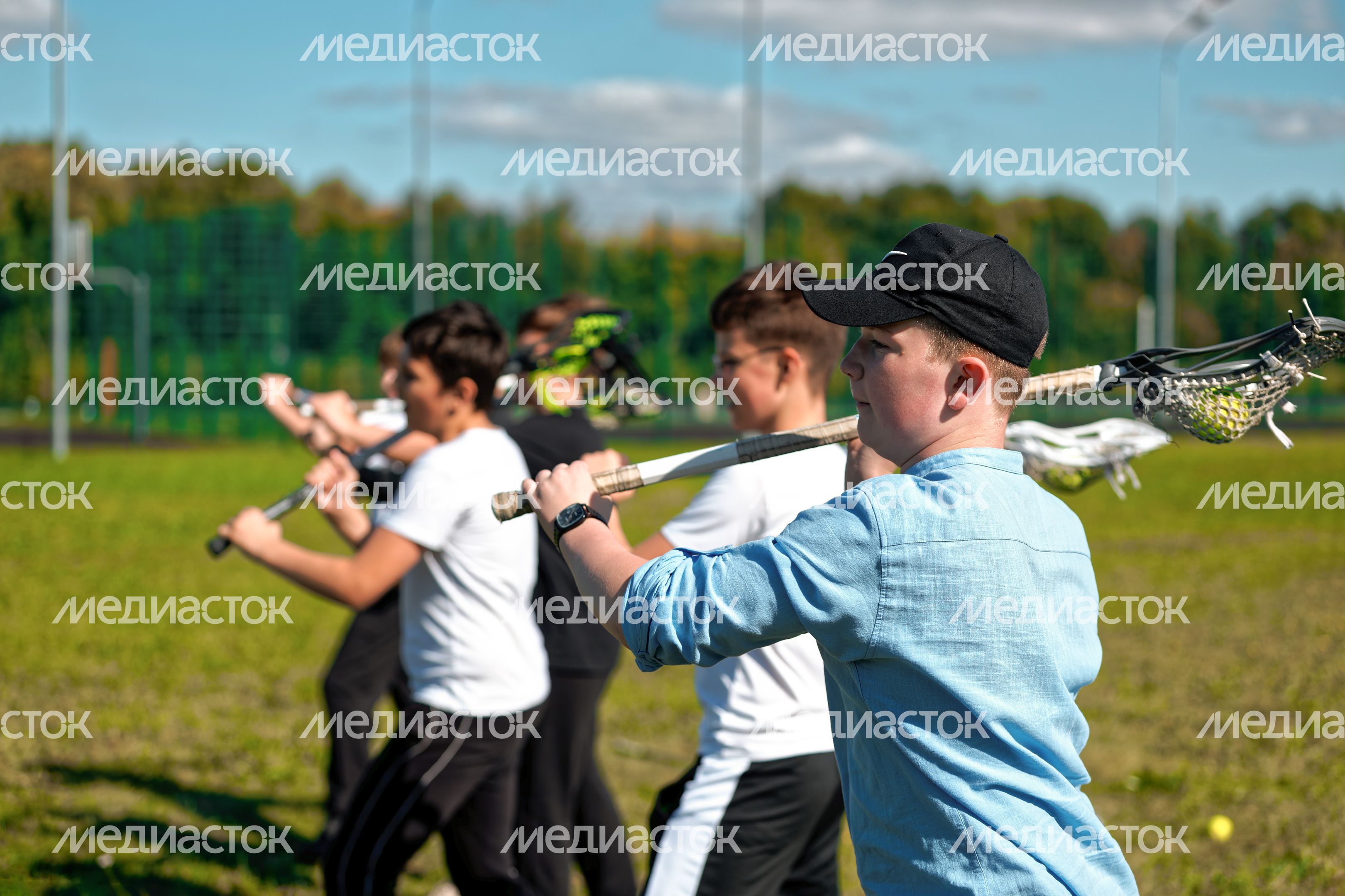 Мастер-класс по лакроссу на спортивном фестивале «Территория Юность!» в парке «Бронницкий луг» Мастер-класс по лакроссу на спортивном фестивале «Территория Юность!» в парке «Бронницкий луг»