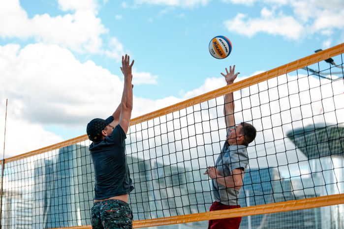 Пляжный волейбол на новой площадке «Пойма volley» в Красногорске