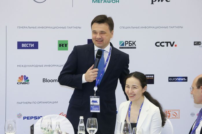 А. Воробьев провел деловой завтрак на Петербургском международном экономическом форуме