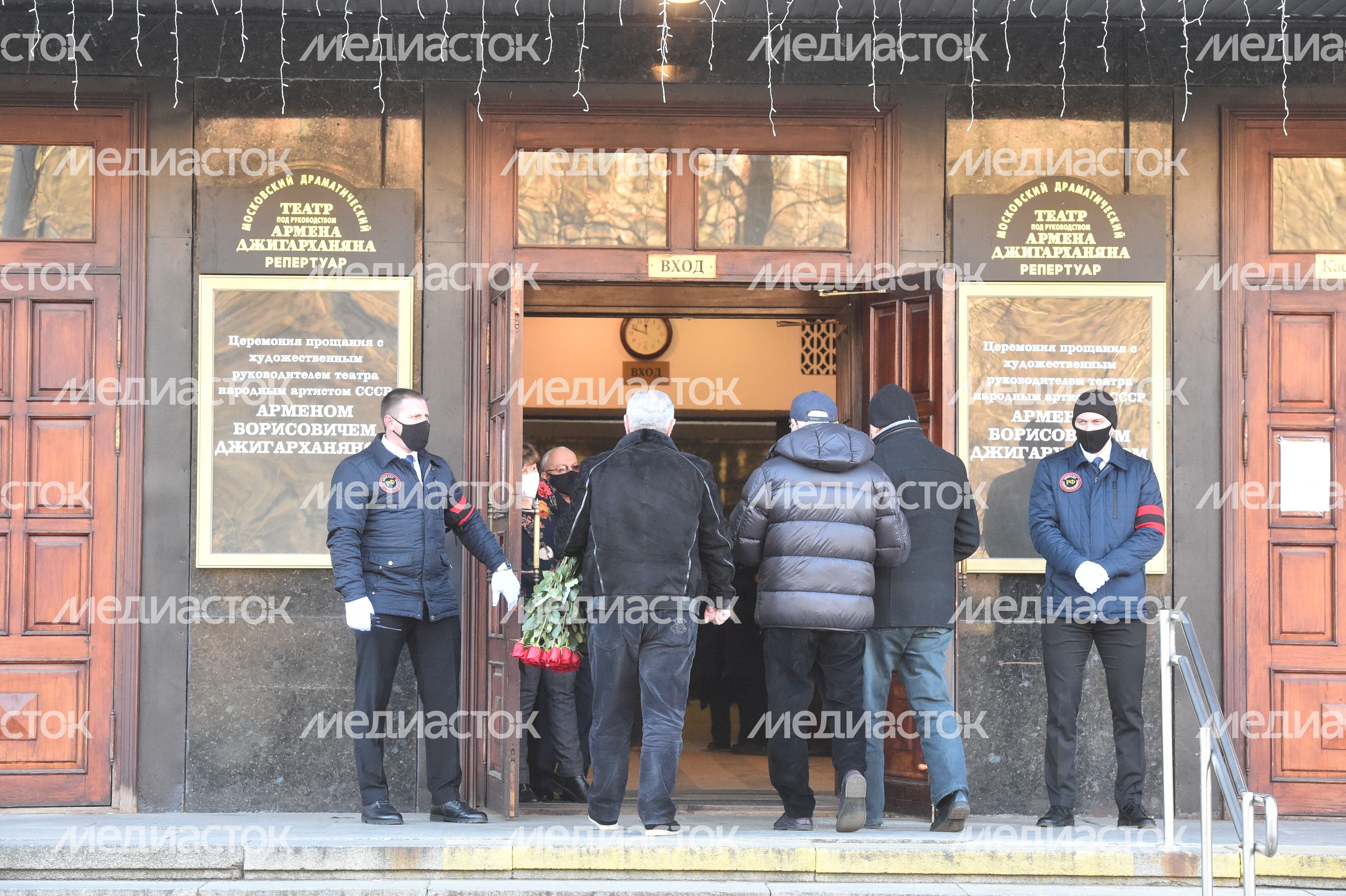 Церемония прощания с Арменом Джигарханяном в Москве