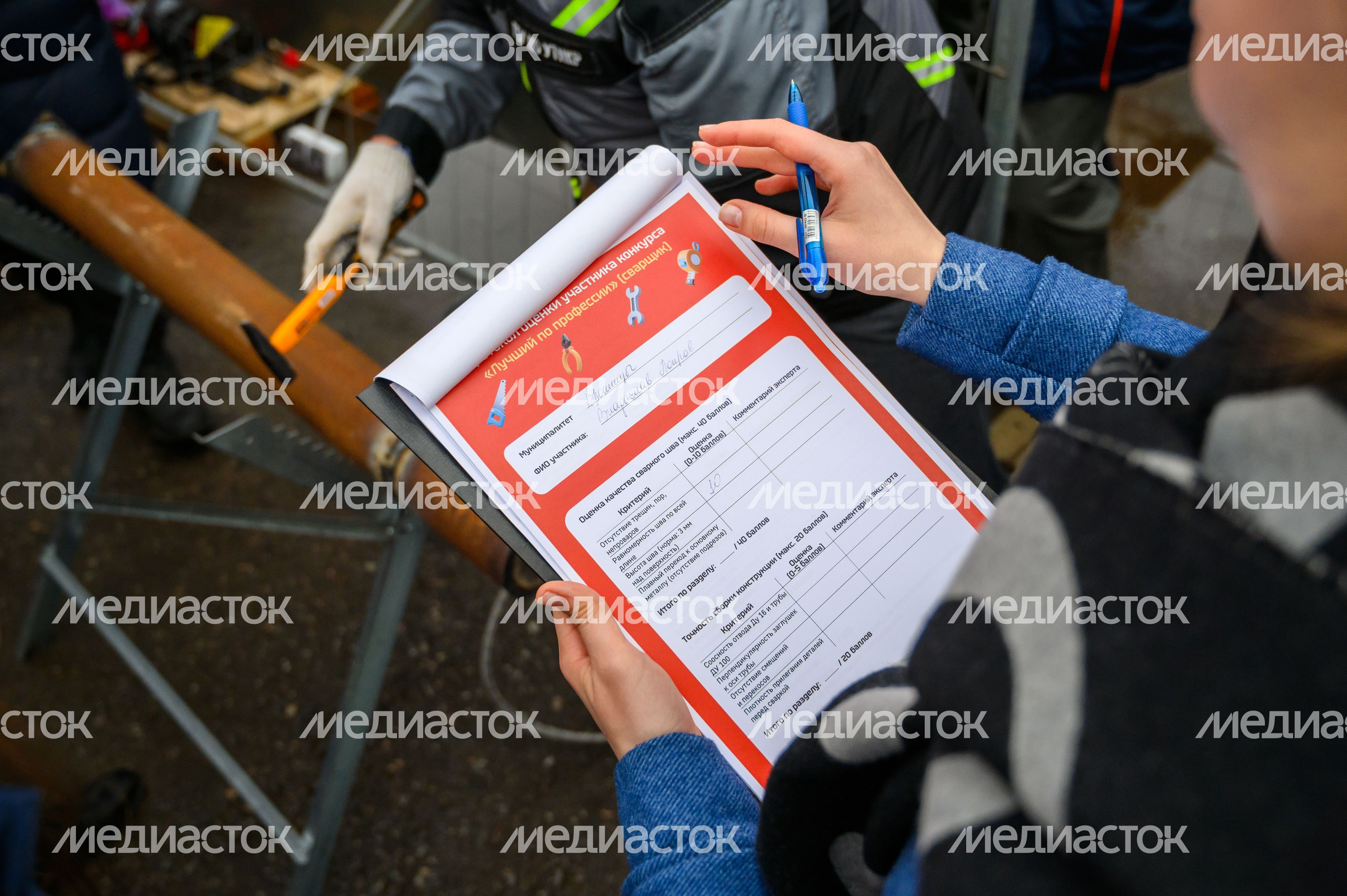 Жюри конкурса «Лучший по профессии» среди сварщиков в Орехово-Зуево Жюри конкурса «Лучший по профессии» среди сварщиков в Орехово-Зуево