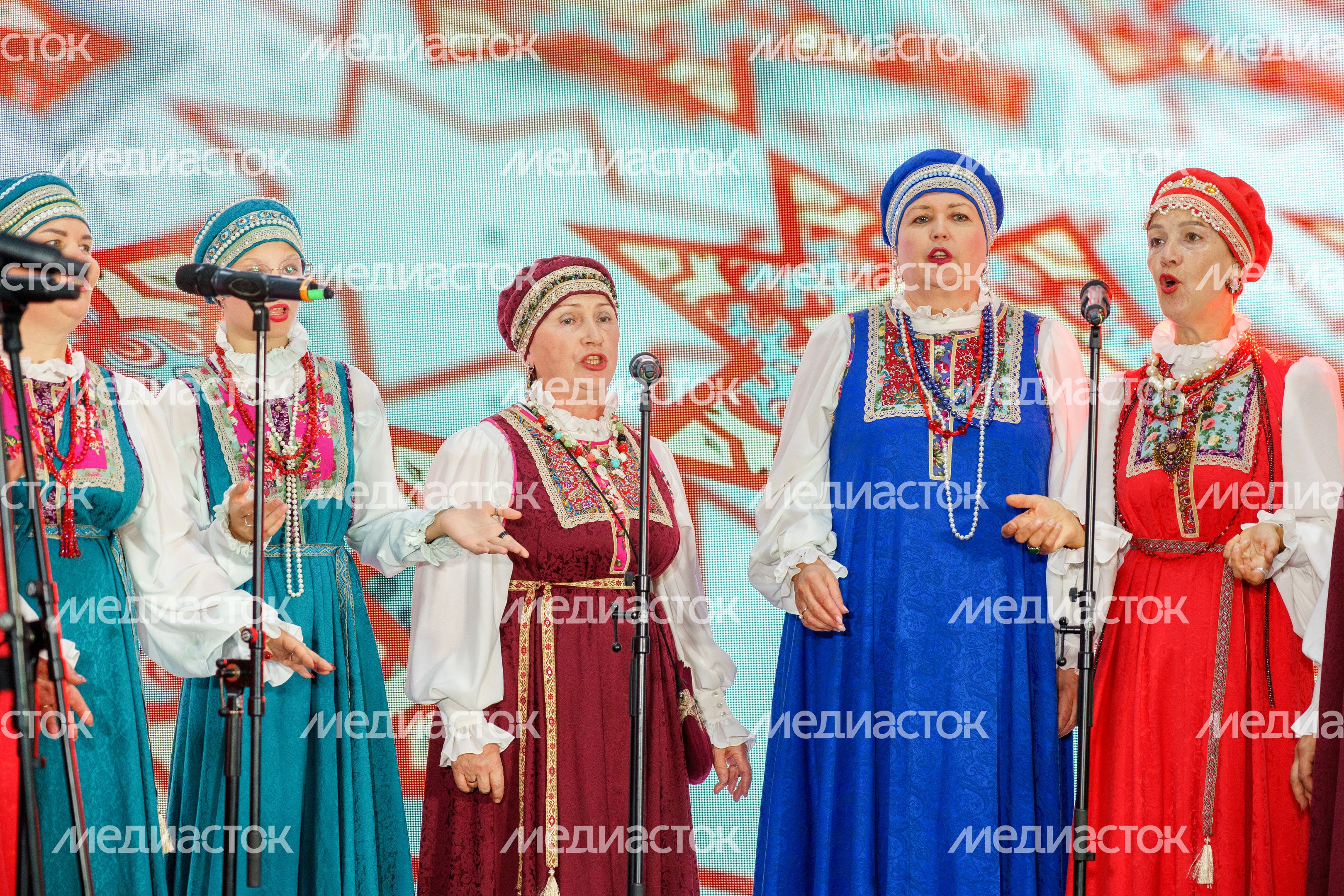 Мир народных художественных промыслов на выставке «Жар-птица» в Экспоцентре