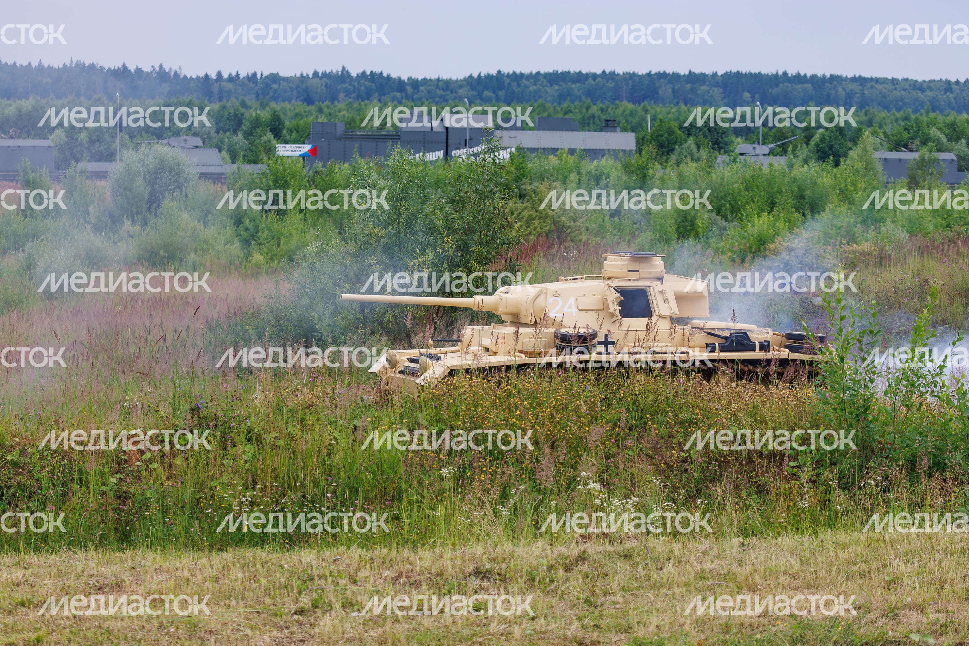 Эпизод Курской битвы под Прохоровкой на военно-исторической реконструкции в Центральном парке «Патриот»