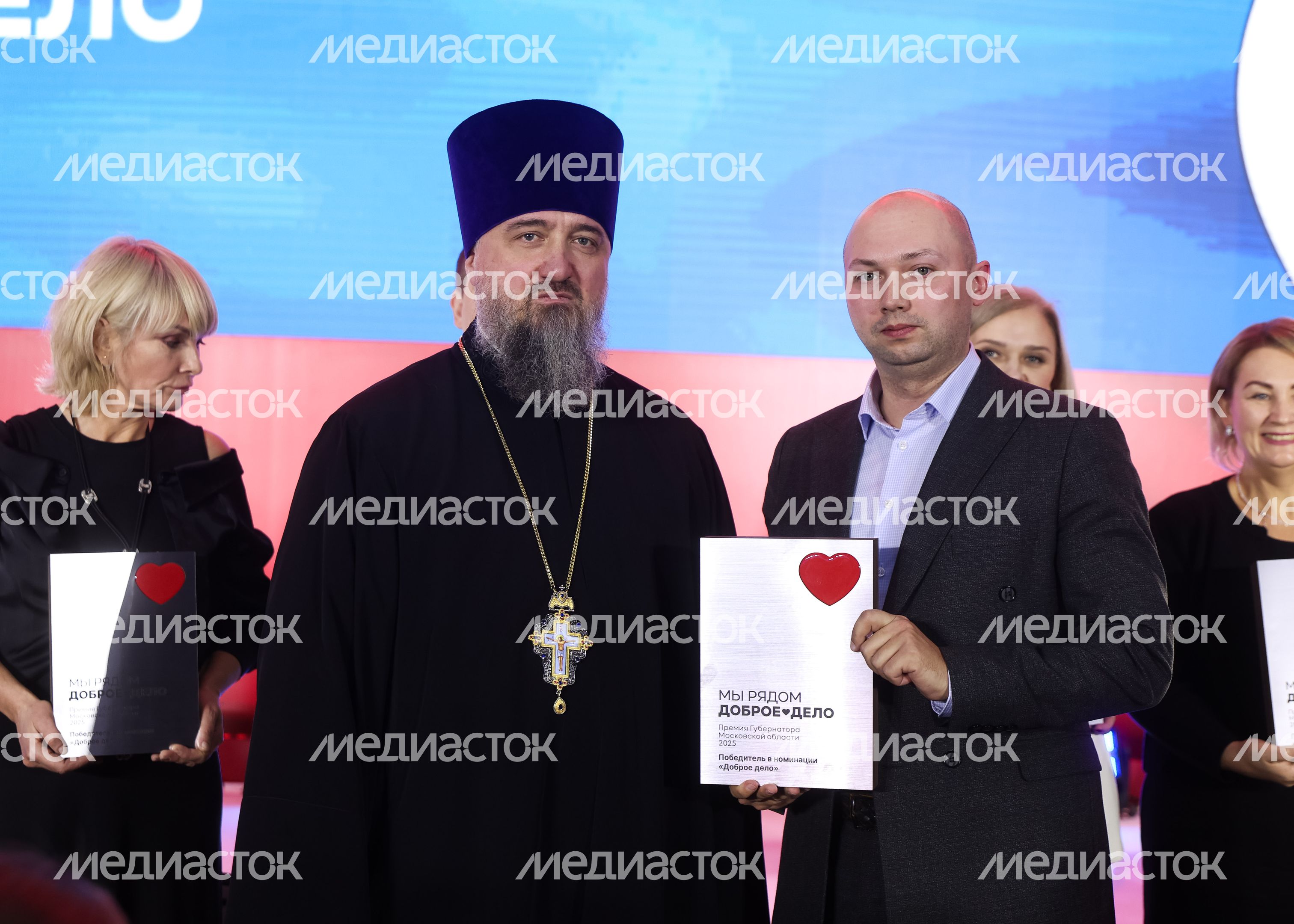 Награждение победителей XIII губернаторской премии "Мы рядом. Доброе дело" Награждение победителей XIII губернаторской премии "Мы рядом. Доброе дело"