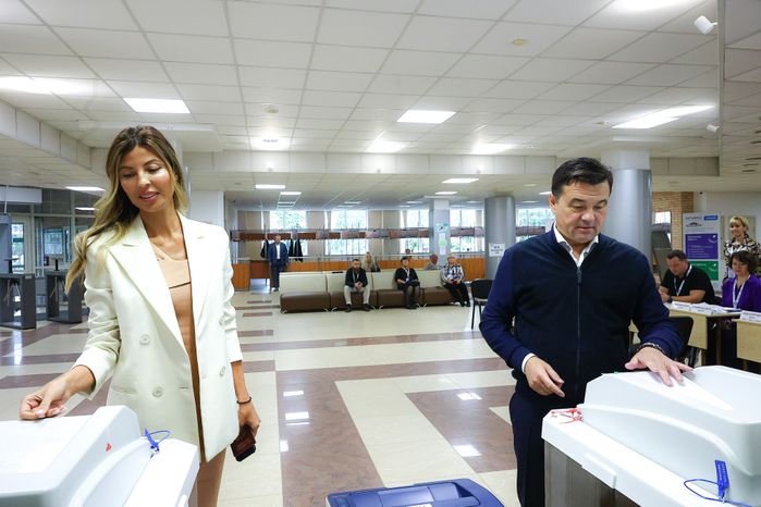 Посещение избирательного участка в Одинцове Губернатором Подмосковья