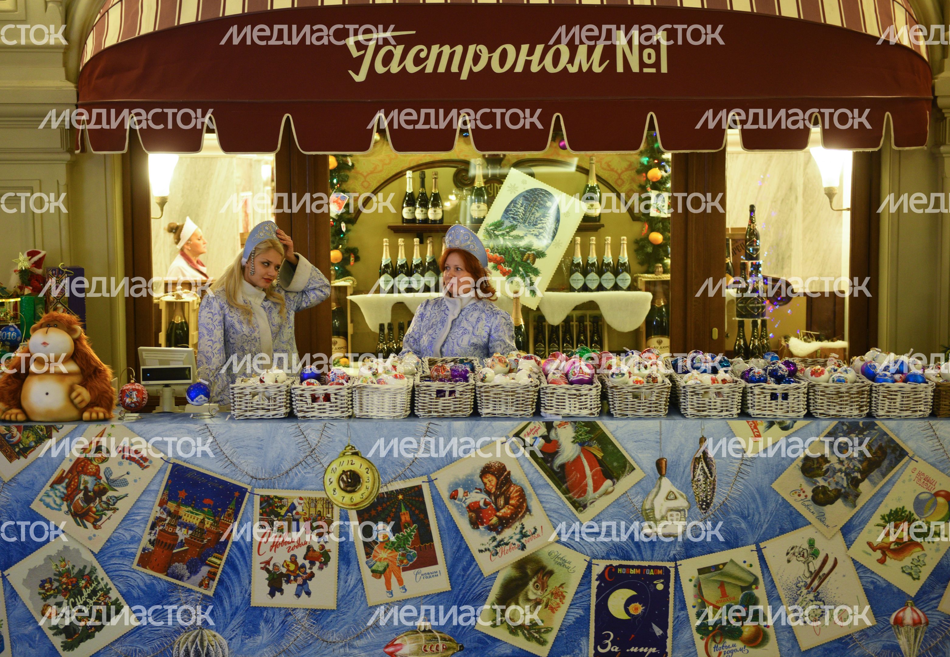 Подготовка к Новому году в Москве