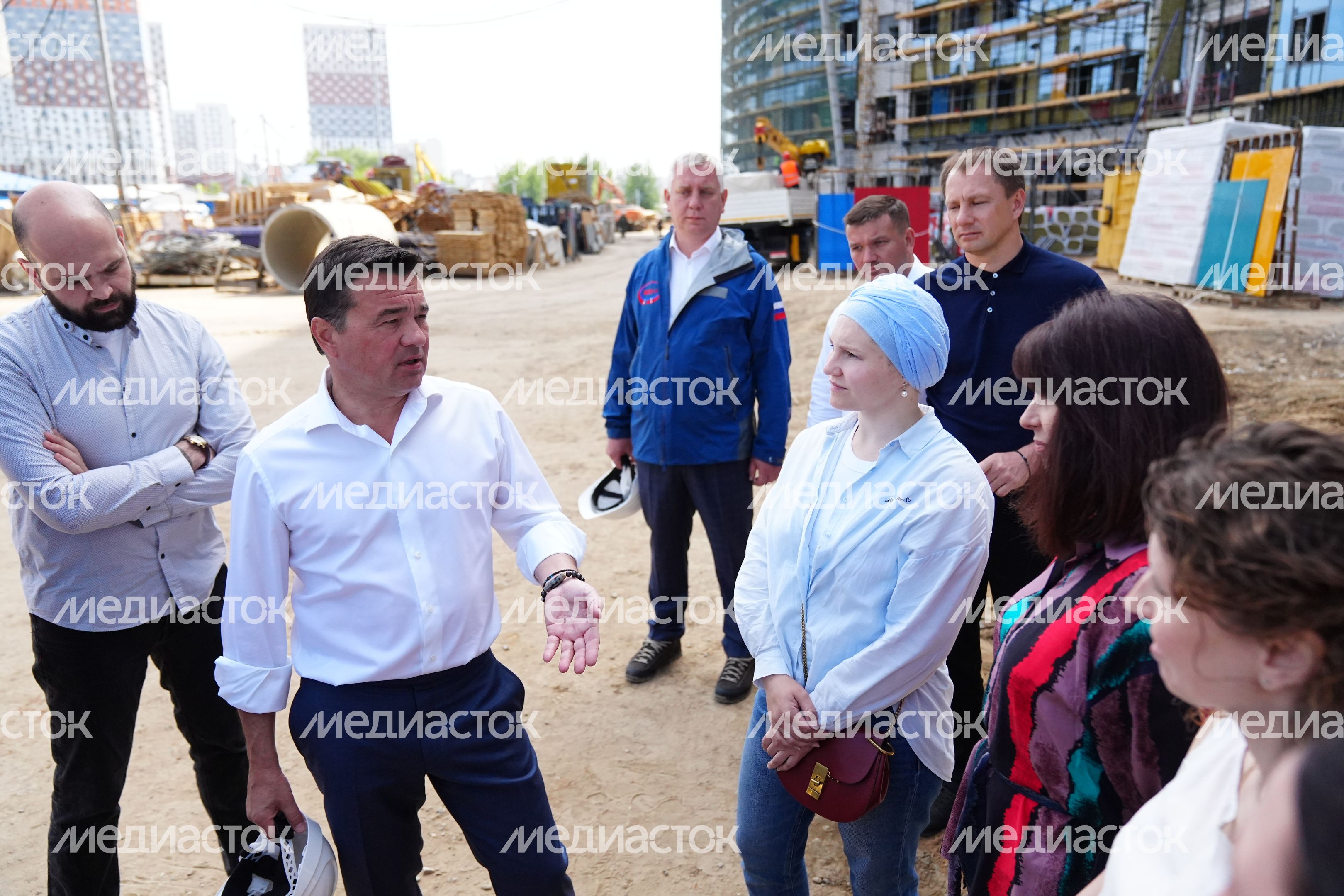 Проверка хода строительства детской областной больницы в Красногорске Губернатором Подмосковья