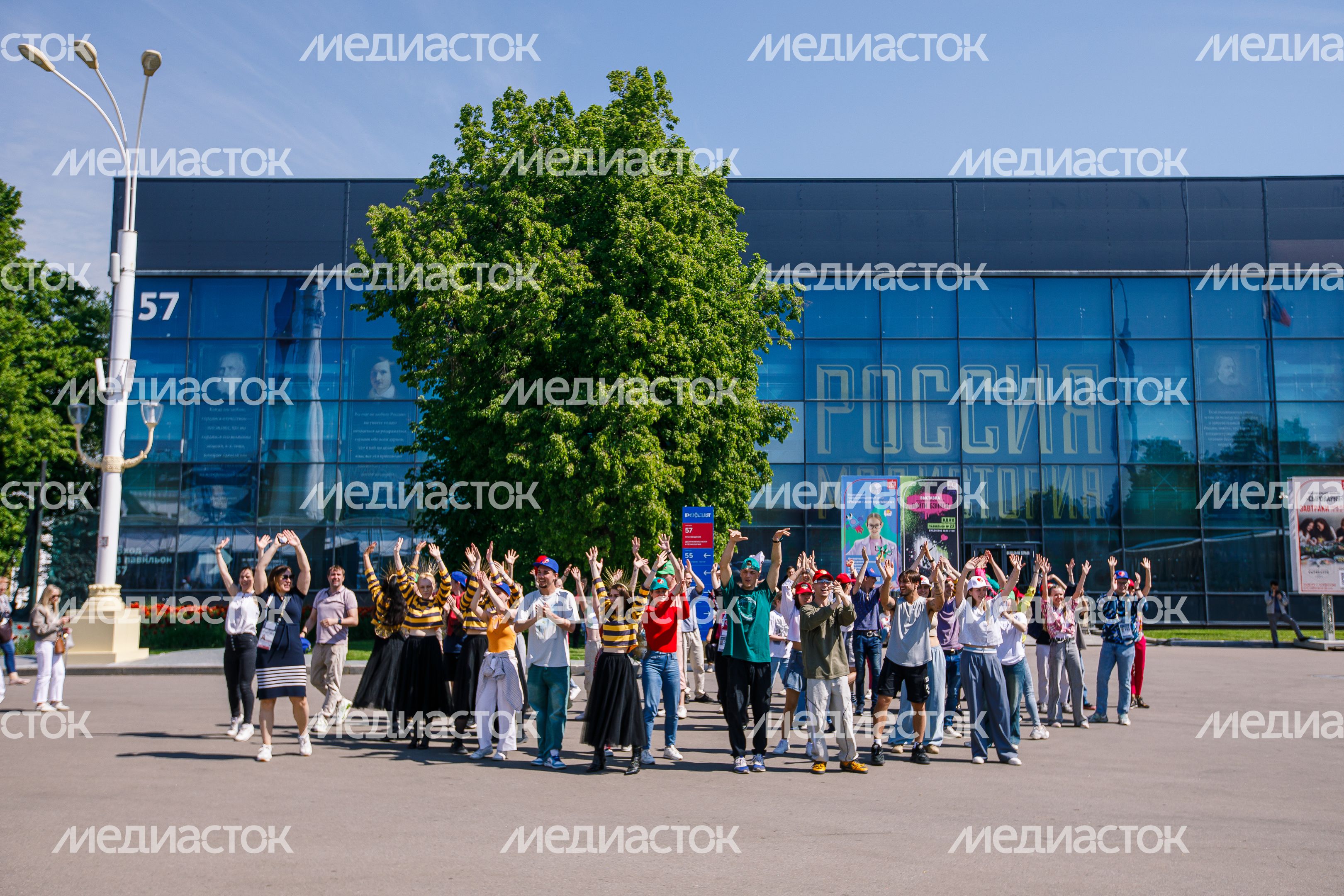 Открытие фестиваля "Будущее в цветах" на выставке "Россия" на ВДНХ