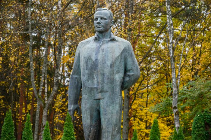 Памятник Юрию Гагарину в Звездном городке