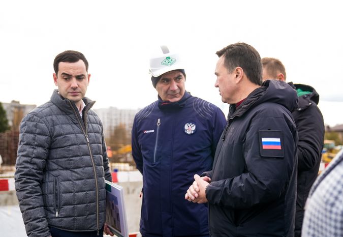 Андрей Воробьев проверил ход строительства поликлиники в Ногинске