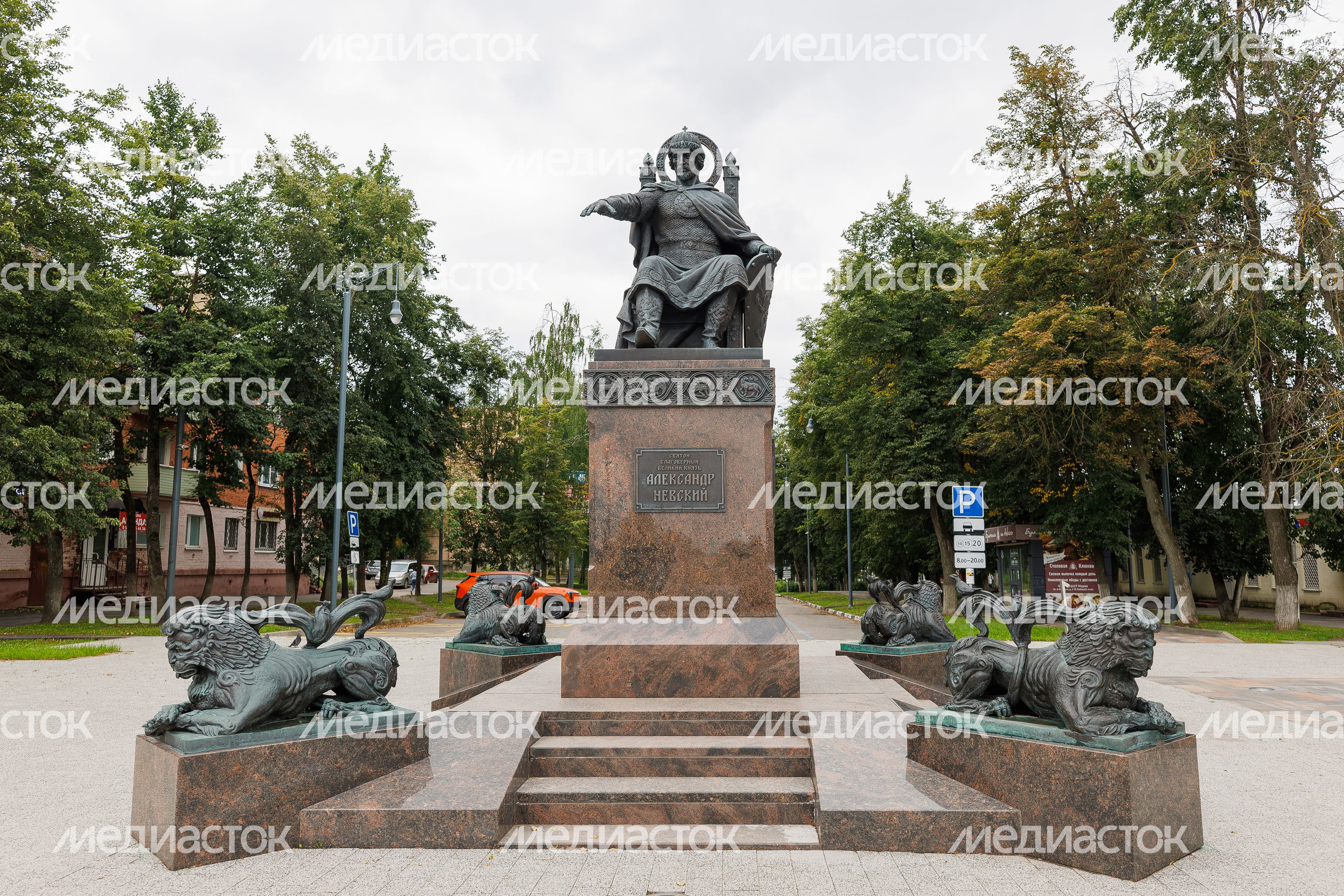 Памятник князю Александру Невскому на Советской улице в Егорьевске Памятник князю Александру Невскому на Советской улице в Егорьевске