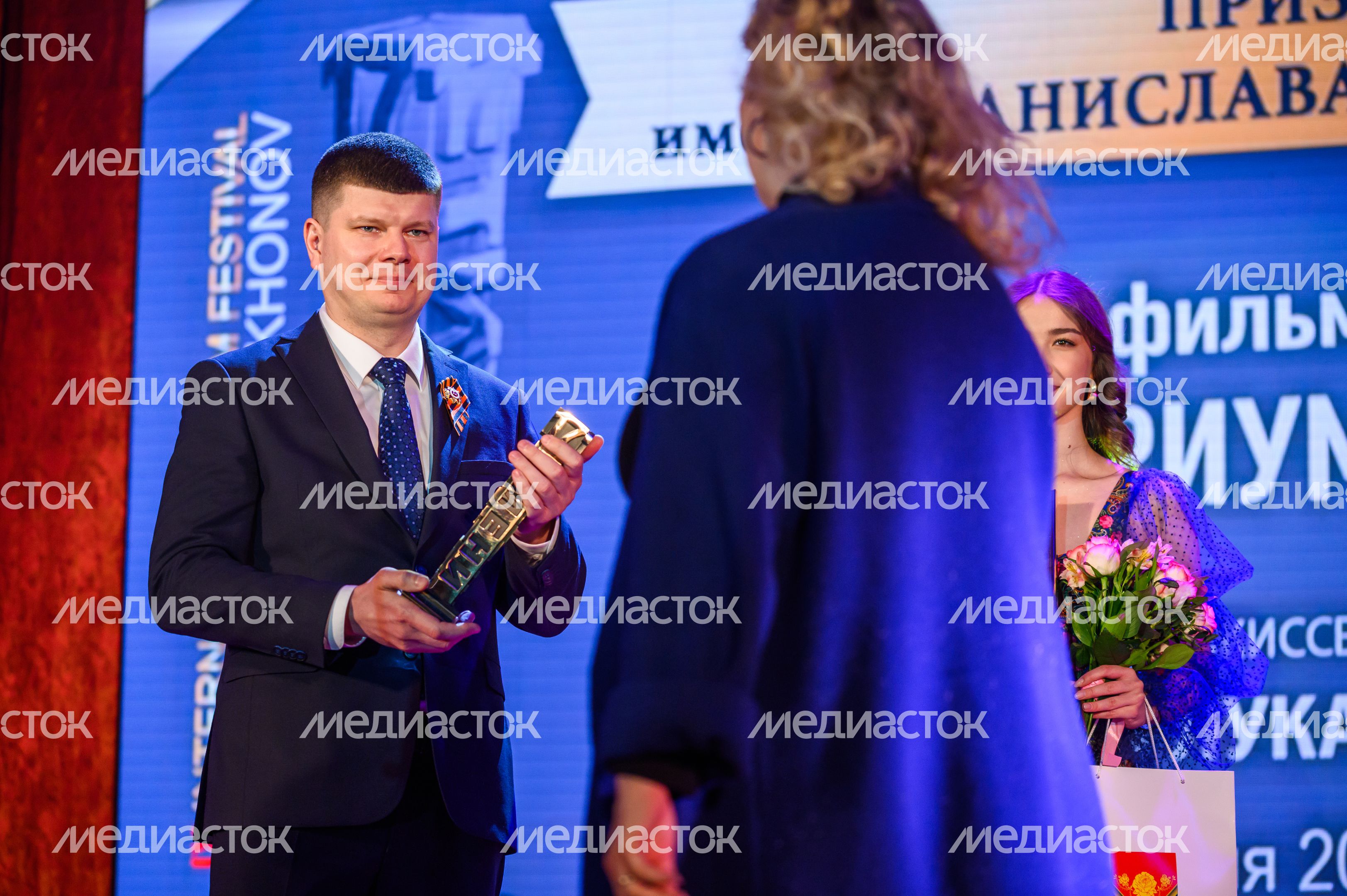 Церемония закрытия кинофестиваля "17 мгновений" в Павловском Посаде Церемония закрытия кинофестиваля "17 мгновений" в Павловском Посаде
