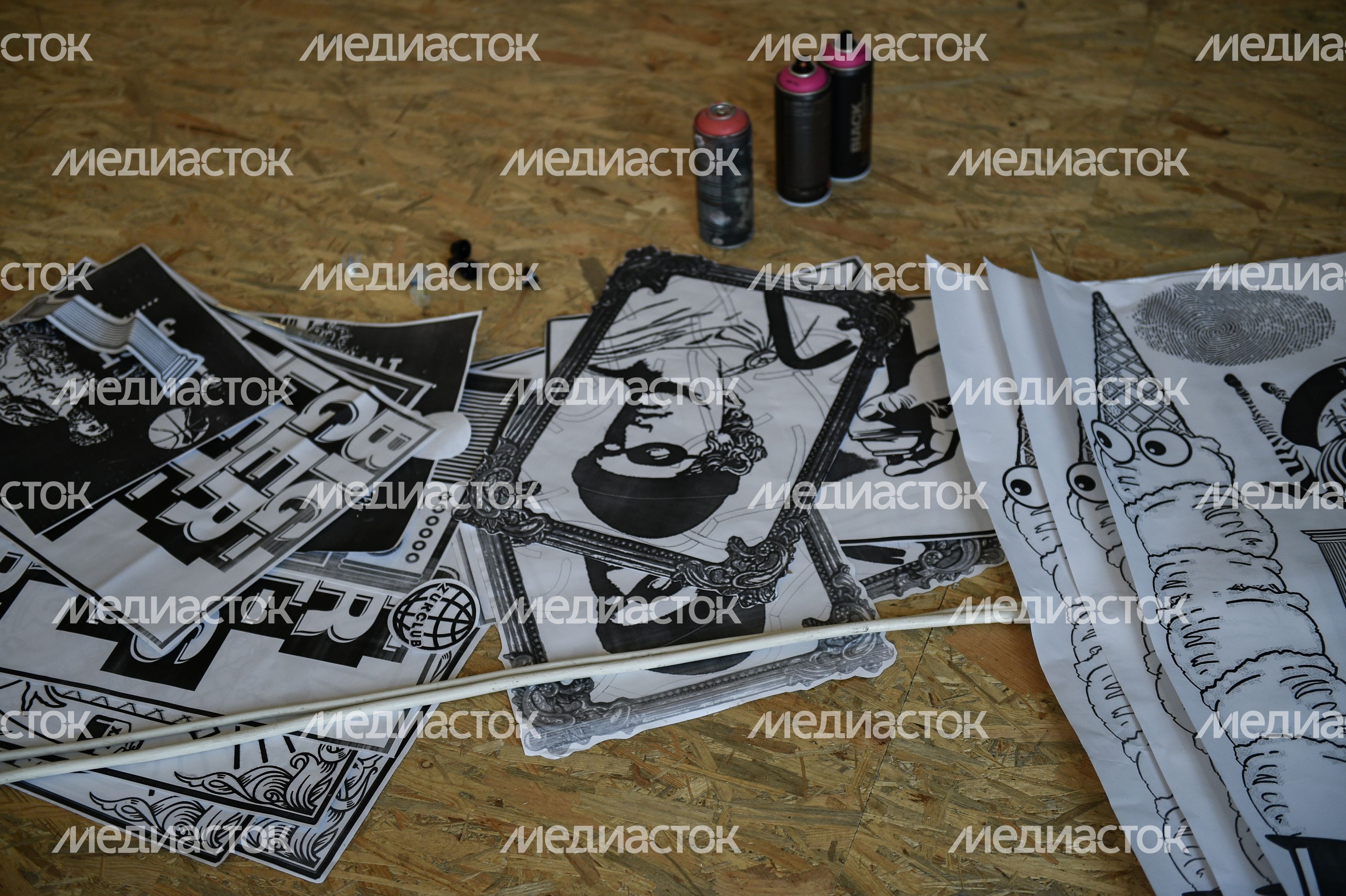 Подготовка катка в парке Горького