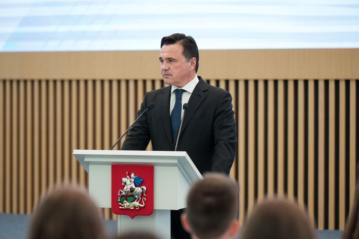 Андрей Воробьев вручил первые паспорта гражданина РФ юным жителям Подмосковья