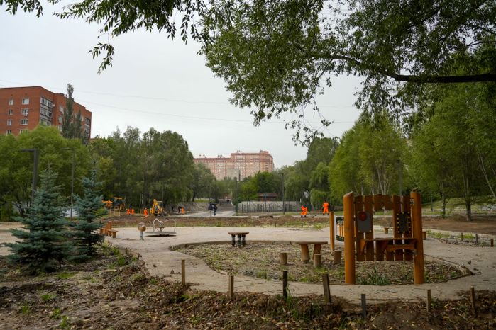 В Дзержинском завершается обновление сквера имени Громцева
