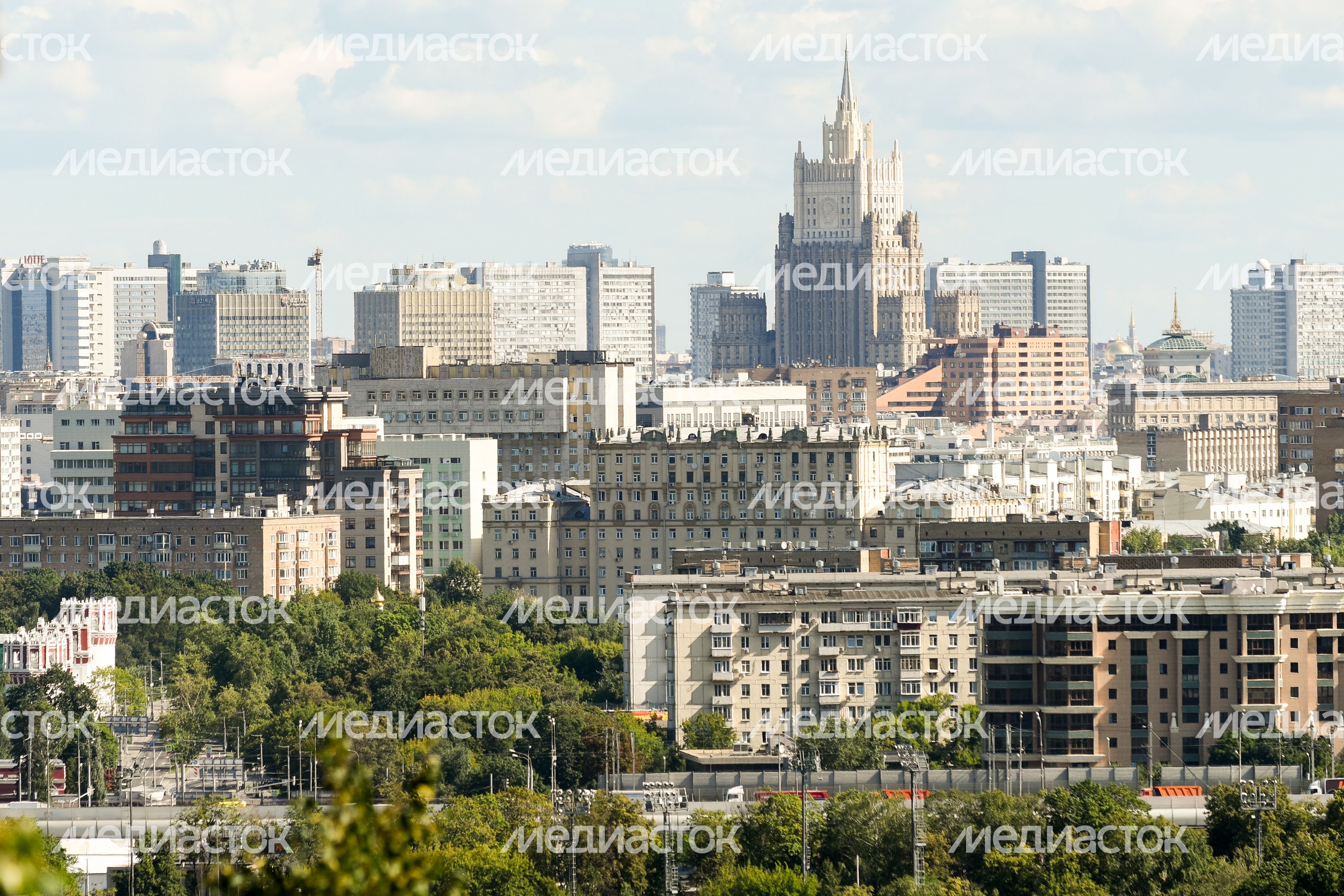 Запуск аттракциона зиплайн на территории Воробьевых гор в Москве Запуск аттракциона зиплайн на территории Воробьевых гор в Москве