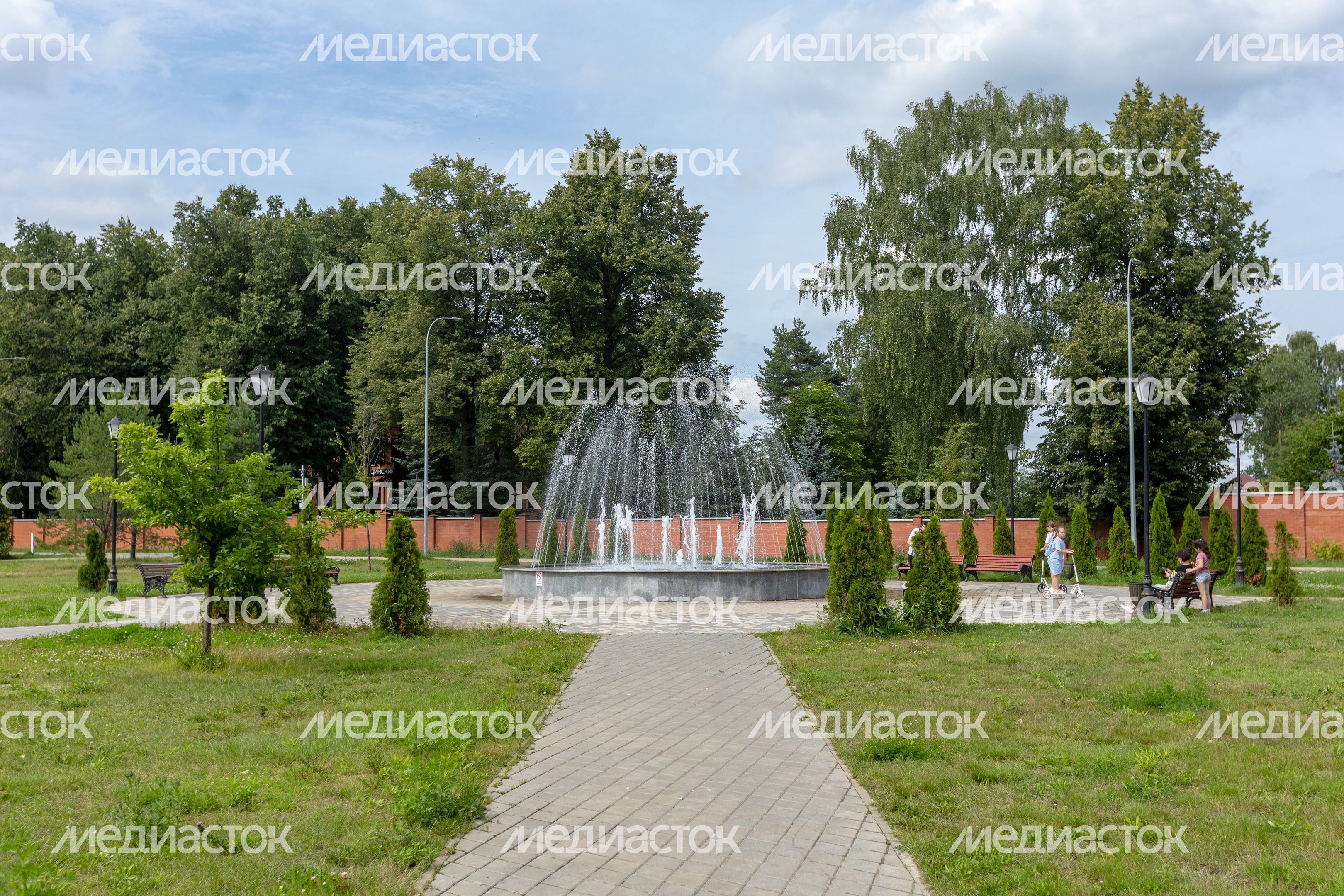 Лосино-Петровский. Никольский парк Лосино-Петровский. Никольский парк