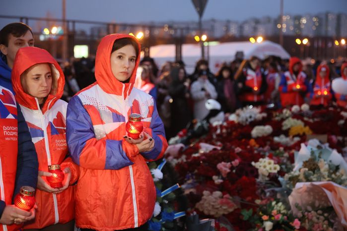 Акция памяти "Журавли" прошла на девятый день после теракта в "Крокус Сити Холле"