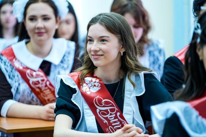 Губернатор поздравил выпускников  реутовской СОШ №10 с последним звонком