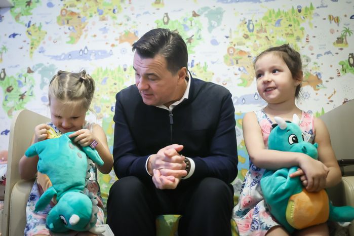 Андрей Воробьев поздравил с Новым годом и наступающим Рождеством семью Александра Сычева, погибшего в ходе спецоперации