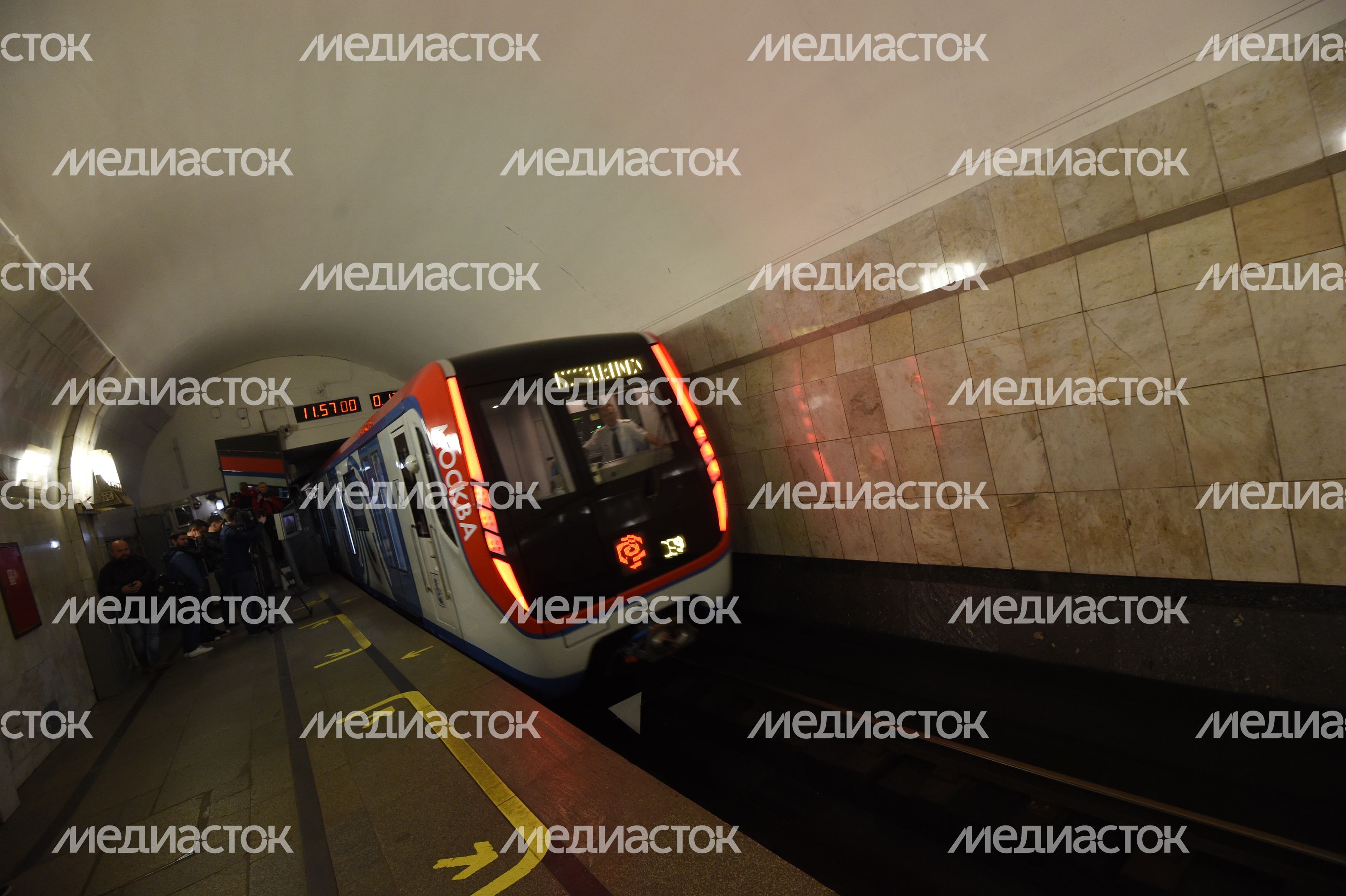 Поезд нового поколения «Москва» запустили в столичном метро