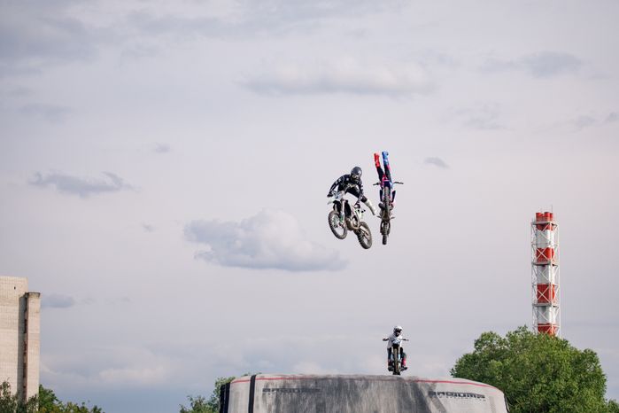 Шоу команды мотофристайла FMX13 в Лобне