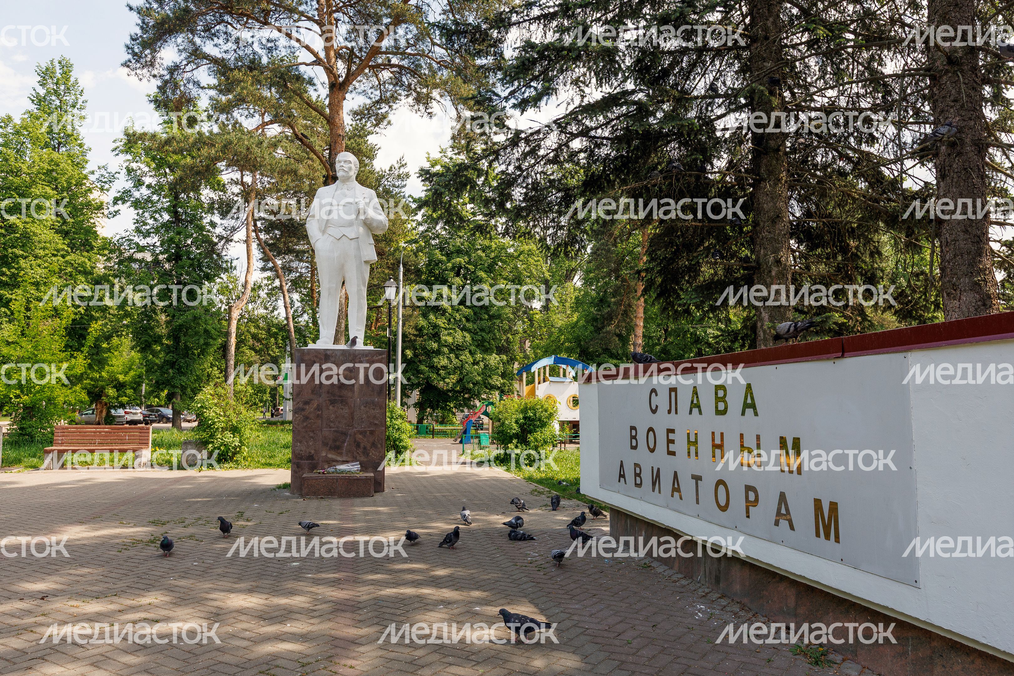 Памятник В.И. Ленину на площади Ленина в поселке Монино округа Щелково Памятник В.И. Ленину на площади Ленина в поселке Монино округа Щелково