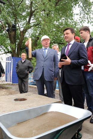 Андрей Воробьев на старте строительства моста