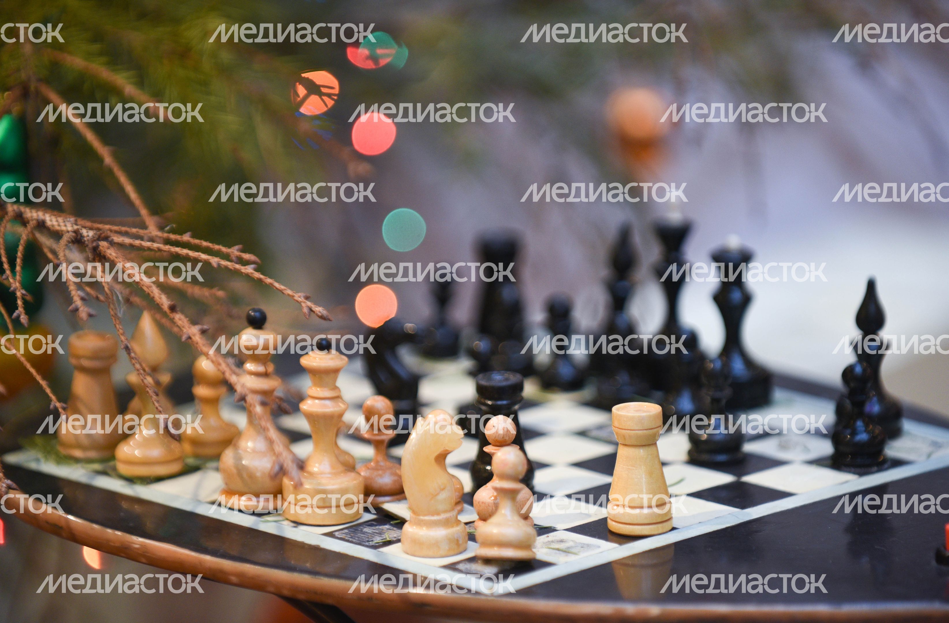 Выставка новогодних игрушек в ГУМе из личной коллекции Александра Олешко